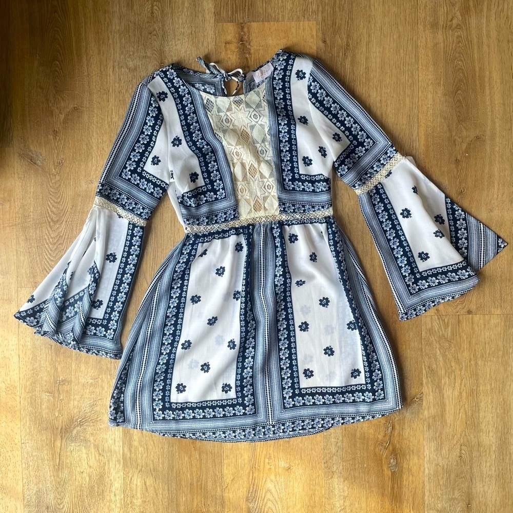 Hallelu Boho Bell Sleeve Mini Dress Blue White Lace Trim Festival Crochet S
